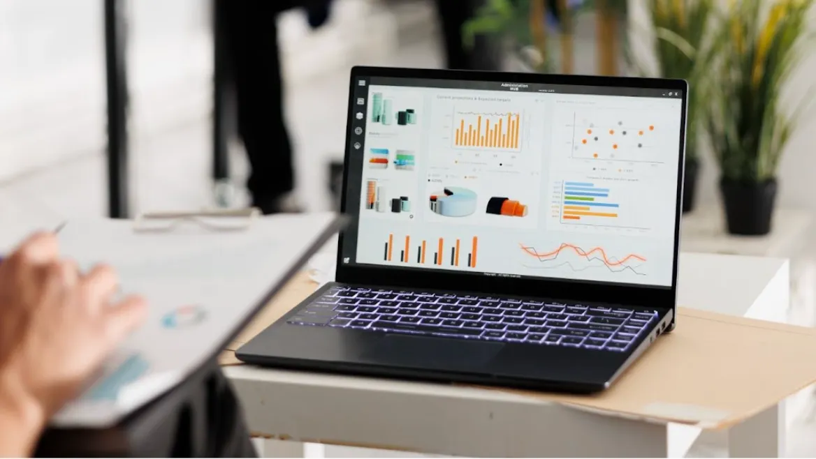 meningkatkan roi social media analytics